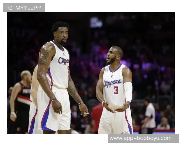 保罗被交易回家后与格里芬和小乔丹进行长达90分钟的视频通话