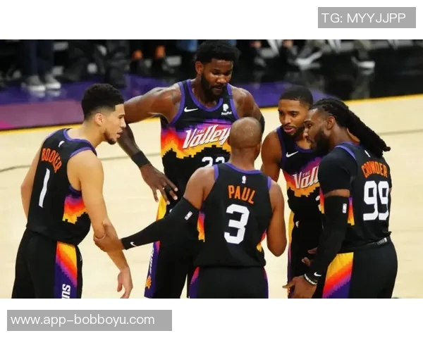 布克赛后手持库里签名鞋款Book1出席采访引发热议